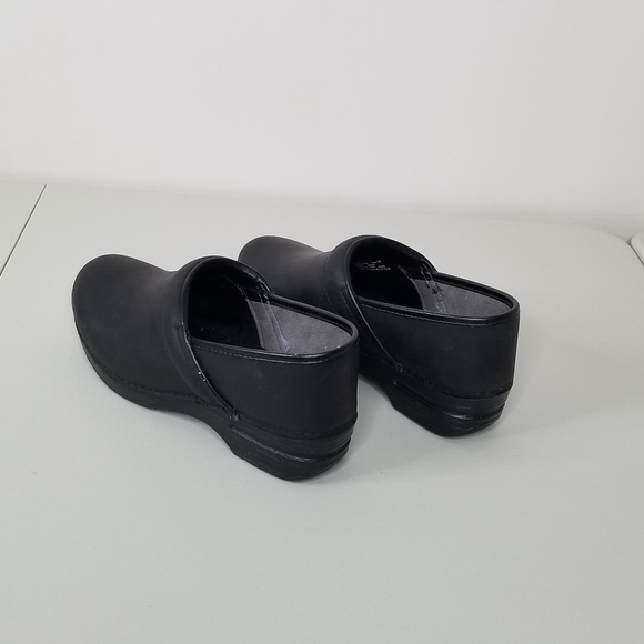 Dansko XP Black Leather 39 Comfort Clog Slip On  Non Slip - Picture 4 of 8